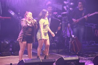 
<a style='margin-left: 5px;' class='btn btn-xs btn-social btn-facebook' href='https://www.facebook.com/sharer/sharer.php?u=https://galeramix.s01.web.getmuller.com.br/imagem/a3/800-800-90/conteudo/site_galerias/3/petry-galera-mix-mairara-e-maraisa-159.jpg' rel='popup' data-width='500' data-height='400'><i class='fa fa-facebook'></i>Compartilhar <span class='hidden-xs'>no Facebook</span>
</a> 
<a class='btn btn-default btn-xs' target='_blank' href='imagem/a3/800-800-90/conteudo/site_galerias/3/petry-galera-mix-mairara-e-maraisa-159.jpg'>
<span class='glyphicon glyphicon-cloud-download'></span> Salvar
</a>
