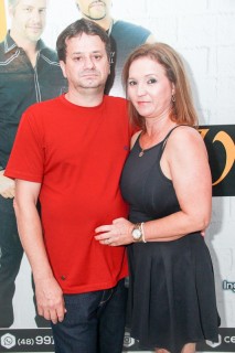 
<a style='margin-left: 5px;' class='btn btn-xs btn-social btn-facebook' href='https://www.facebook.com/sharer/sharer.php?u=https://galeramix.s01.web.getmuller.com.br/imagem/a3/800-800-90/conteudo/site_galerias/3/petry-galera-mix-mairara-e-maraisa-27.jpg' rel='popup' data-width='500' data-height='400'><i class='fa fa-facebook'></i>Compartilhar <span class='hidden-xs'>no Facebook</span>
</a> 
<a class='btn btn-default btn-xs' target='_blank' href='imagem/a3/800-800-90/conteudo/site_galerias/3/petry-galera-mix-mairara-e-maraisa-27.jpg'>
<span class='glyphicon glyphicon-cloud-download'></span> Salvar
</a>
