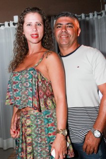 
<a style='margin-left: 5px;' class='btn btn-xs btn-social btn-facebook' href='https://www.facebook.com/sharer/sharer.php?u=https://galeramix.s01.web.getmuller.com.br/imagem/a3/800-800-90/conteudo/site_galerias/3/petry-galera-mix-mairara-e-maraisa-39.jpg' rel='popup' data-width='500' data-height='400'><i class='fa fa-facebook'></i>Compartilhar <span class='hidden-xs'>no Facebook</span>
</a> 
<a class='btn btn-default btn-xs' target='_blank' href='imagem/a3/800-800-90/conteudo/site_galerias/3/petry-galera-mix-mairara-e-maraisa-39.jpg'>
<span class='glyphicon glyphicon-cloud-download'></span> Salvar
</a>
