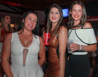 
<a style='margin-left: 5px;' class='btn btn-xs btn-social btn-facebook' href='https://www.facebook.com/sharer/sharer.php?u=https://galeramix.s01.web.getmuller.com.br/imagem/a3/800-800-90/conteudo/site_galerias/3/petry-galera-mix-mairara-e-maraisa-42.jpg' rel='popup' data-width='500' data-height='400'><i class='fa fa-facebook'></i>Compartilhar <span class='hidden-xs'>no Facebook</span>
</a> 
<a class='btn btn-default btn-xs' target='_blank' href='imagem/a3/800-800-90/conteudo/site_galerias/3/petry-galera-mix-mairara-e-maraisa-42.jpg'>
<span class='glyphicon glyphicon-cloud-download'></span> Salvar
</a>
