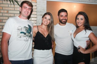 
<a style='margin-left: 5px;' class='btn btn-xs btn-social btn-facebook' href='https://www.facebook.com/sharer/sharer.php?u=https://galeramix.s01.web.getmuller.com.br/imagem/a3/800-800-90/conteudo/site_galerias/3/petry-galera-mix-mairara-e-maraisa-46.jpg' rel='popup' data-width='500' data-height='400'><i class='fa fa-facebook'></i>Compartilhar <span class='hidden-xs'>no Facebook</span>
</a> 
<a class='btn btn-default btn-xs' target='_blank' href='imagem/a3/800-800-90/conteudo/site_galerias/3/petry-galera-mix-mairara-e-maraisa-46.jpg'>
<span class='glyphicon glyphicon-cloud-download'></span> Salvar
</a>
