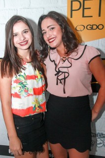 
<a style='margin-left: 5px;' class='btn btn-xs btn-social btn-facebook' href='https://www.facebook.com/sharer/sharer.php?u=https://galeramix.s01.web.getmuller.com.br/imagem/a3/800-800-90/conteudo/site_galerias/3/petry-galera-mix-mairara-e-maraisa-50.jpg' rel='popup' data-width='500' data-height='400'><i class='fa fa-facebook'></i>Compartilhar <span class='hidden-xs'>no Facebook</span>
</a> 
<a class='btn btn-default btn-xs' target='_blank' href='imagem/a3/800-800-90/conteudo/site_galerias/3/petry-galera-mix-mairara-e-maraisa-50.jpg'>
<span class='glyphicon glyphicon-cloud-download'></span> Salvar
</a>
