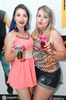 
<a style='margin-left: 5px;' class='btn btn-xs btn-social btn-facebook' href='https://www.facebook.com/sharer/sharer.php?u=https://galeramix.s01.web.getmuller.com.br/imagem/a3/800-800-90/conteudo/site_galerias/3/petry-galera-mix-mairara-e-maraisa-61.jpg' rel='popup' data-width='500' data-height='400'><i class='fa fa-facebook'></i>Compartilhar <span class='hidden-xs'>no Facebook</span>
</a> 
<a class='btn btn-default btn-xs' target='_blank' href='imagem/a3/800-800-90/conteudo/site_galerias/3/petry-galera-mix-mairara-e-maraisa-61.jpg'>
<span class='glyphicon glyphicon-cloud-download'></span> Salvar
</a>
