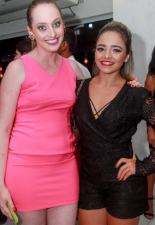 
<a style='margin-left: 5px;' class='btn btn-xs btn-social btn-facebook' href='https://www.facebook.com/sharer/sharer.php?u=https://galeramix.s01.web.getmuller.com.br/imagem/a3/800-800-90/conteudo/site_galerias/3/petry-galera-mix-mairara-e-maraisa-65.jpg' rel='popup' data-width='500' data-height='400'><i class='fa fa-facebook'></i>Compartilhar <span class='hidden-xs'>no Facebook</span>
</a> 
<a class='btn btn-default btn-xs' target='_blank' href='imagem/a3/800-800-90/conteudo/site_galerias/3/petry-galera-mix-mairara-e-maraisa-65.jpg'>
<span class='glyphicon glyphicon-cloud-download'></span> Salvar
</a>
