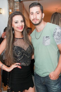 
<a style='margin-left: 5px;' class='btn btn-xs btn-social btn-facebook' href='https://www.facebook.com/sharer/sharer.php?u=https://galeramix.s01.web.getmuller.com.br/imagem/a3/800-800-90/conteudo/site_galerias/3/petry-galera-mix-mairara-e-maraisa-66.jpg' rel='popup' data-width='500' data-height='400'><i class='fa fa-facebook'></i>Compartilhar <span class='hidden-xs'>no Facebook</span>
</a> 
<a class='btn btn-default btn-xs' target='_blank' href='imagem/a3/800-800-90/conteudo/site_galerias/3/petry-galera-mix-mairara-e-maraisa-66.jpg'>
<span class='glyphicon glyphicon-cloud-download'></span> Salvar
</a>
