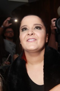 
<a style='margin-left: 5px;' class='btn btn-xs btn-social btn-facebook' href='https://www.facebook.com/sharer/sharer.php?u=https://galeramix.s01.web.getmuller.com.br/imagem/a3/800-800-90/conteudo/site_galerias/3/petry-galera-mix-mairara-e-maraisa-86.jpg' rel='popup' data-width='500' data-height='400'><i class='fa fa-facebook'></i>Compartilhar <span class='hidden-xs'>no Facebook</span>
</a> 
<a class='btn btn-default btn-xs' target='_blank' href='imagem/a3/800-800-90/conteudo/site_galerias/3/petry-galera-mix-mairara-e-maraisa-86.jpg'>
<span class='glyphicon glyphicon-cloud-download'></span> Salvar
</a>
