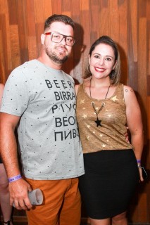 
<a style='margin-left: 5px;' class='btn btn-xs btn-social btn-facebook' href='https://www.facebook.com/sharer/sharer.php?u=https://galeramix.s01.web.getmuller.com.br/imagem/a3/800-800-90/conteudo/site_galerias/3/petry-galera-mix-mairara-e-maraisa-91.jpg' rel='popup' data-width='500' data-height='400'><i class='fa fa-facebook'></i>Compartilhar <span class='hidden-xs'>no Facebook</span>
</a> 
<a class='btn btn-default btn-xs' target='_blank' href='imagem/a3/800-800-90/conteudo/site_galerias/3/petry-galera-mix-mairara-e-maraisa-91.jpg'>
<span class='glyphicon glyphicon-cloud-download'></span> Salvar
</a>
