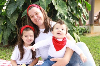 
                                    <a style='margin-left: 5px;' class='btn btn-xs btn-social btn-facebook' href='https://www.facebook.com/sharer/sharer.php?u=https://galeramix.s01.web.getmuller.com.br/imagem/a30/800-800-90/conteudo/site_galerias/30/benjamin-60.jpg' rel='popup' data-width='500' data-height='400'><i class='fa fa-facebook'></i>Compartilhar <span class='hidden-xs'>no Facebook</span>
                                </a> 
                                <a class='btn btn-default btn-xs' target='_blank' href='imagem/a30/800-800-90/conteudo/site_galerias/30/benjamin-60.jpg'>
                                    <span class='glyphicon glyphicon-cloud-download'></span> Salvar
                                </a>
                                