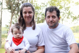 
                        <a style='margin-left: 5px;' class='btn btn-xs btn-social btn-facebook' href='https://www.facebook.com/sharer/sharer.php?u=https://galeramix.s01.web.getmuller.com.br/imagem/a30/800-800-90/conteudo/site_galerias/30/benjamin-85.jpg' rel='popup' data-width='500' data-height='400'><i class='fa fa-facebook'></i>Compartilhar <span class='hidden-xs'>no Facebook</span>
                    </a> 
                    <a class='btn btn-default btn-xs' target='_blank' href='imagem/a30/800-800-90/conteudo/site_galerias/30/benjamin-85.jpg'>
                        <span class='glyphicon glyphicon-cloud-download'></span> Salvar
                    </a>
                    