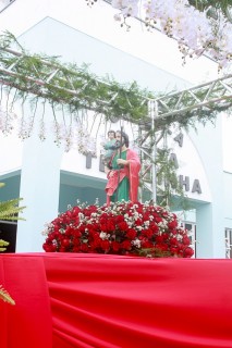 
<a style='margin-left: 5px;' class='btn btn-xs btn-social btn-facebook' href='https://www.facebook.com/sharer/sharer.php?u=https://galeramix.s01.web.getmuller.com.br/imagem/a33/800-800-90/conteudo/site_galerias/33/caminhoneiro-2.jpg' rel='popup' data-width='500' data-height='400'><i class='fa fa-facebook'></i>Compartilhar <span class='hidden-xs'>no Facebook</span>
</a> 
<a class='btn btn-default btn-xs' target='_blank' href='imagem/a33/800-800-90/conteudo/site_galerias/33/caminhoneiro-2.jpg'>
<span class='glyphicon glyphicon-cloud-download'></span> Salvar
</a>
