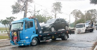 
<a style='margin-left: 5px;' class='btn btn-xs btn-social btn-facebook' href='https://www.facebook.com/sharer/sharer.php?u=https://galeramix.s01.web.getmuller.com.br/imagem/a33/800-800-90/conteudo/site_galerias/33/caminhoneiro-31.jpg' rel='popup' data-width='500' data-height='400'><i class='fa fa-facebook'></i>Compartilhar <span class='hidden-xs'>no Facebook</span>
</a> 
<a class='btn btn-default btn-xs' target='_blank' href='imagem/a33/800-800-90/conteudo/site_galerias/33/caminhoneiro-31.jpg'>
<span class='glyphicon glyphicon-cloud-download'></span> Salvar
</a>
