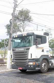 
<a style='margin-left: 5px;' class='btn btn-xs btn-social btn-facebook' href='https://www.facebook.com/sharer/sharer.php?u=https://galeramix.s01.web.getmuller.com.br/imagem/a33/800-800-90/conteudo/site_galerias/33/caminhoneiro-60.jpg' rel='popup' data-width='500' data-height='400'><i class='fa fa-facebook'></i>Compartilhar <span class='hidden-xs'>no Facebook</span>
</a> 
<a class='btn btn-default btn-xs' target='_blank' href='imagem/a33/800-800-90/conteudo/site_galerias/33/caminhoneiro-60.jpg'>
<span class='glyphicon glyphicon-cloud-download'></span> Salvar
</a>
