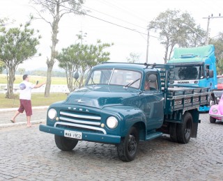 
<a style='margin-left: 5px;' class='btn btn-xs btn-social btn-facebook' href='https://www.facebook.com/sharer/sharer.php?u=https://galeramix.s01.web.getmuller.com.br/imagem/a33/800-800-90/conteudo/site_galerias/33/caminhoneiro-92.jpg' rel='popup' data-width='500' data-height='400'><i class='fa fa-facebook'></i>Compartilhar <span class='hidden-xs'>no Facebook</span>
</a> 
<a class='btn btn-default btn-xs' target='_blank' href='imagem/a33/800-800-90/conteudo/site_galerias/33/caminhoneiro-92.jpg'>
<span class='glyphicon glyphicon-cloud-download'></span> Salvar
</a>
