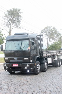 
<a style='margin-left: 5px;' class='btn btn-xs btn-social btn-facebook' href='https://www.facebook.com/sharer/sharer.php?u=https://galeramix.s01.web.getmuller.com.br/imagem/a33/800-800-90/conteudo/site_galerias/33/caminhoneiro-98.jpg' rel='popup' data-width='500' data-height='400'><i class='fa fa-facebook'></i>Compartilhar <span class='hidden-xs'>no Facebook</span>
</a> 
<a class='btn btn-default btn-xs' target='_blank' href='imagem/a33/800-800-90/conteudo/site_galerias/33/caminhoneiro-98.jpg'>
<span class='glyphicon glyphicon-cloud-download'></span> Salvar
</a>
