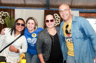 
                <a style='margin-left: 5px;' class='btn btn-xs btn-social btn-facebook' href='https://www.facebook.com/sharer/sharer.php?u=https://galeramix.s01.web.getmuller.com.br/imagem/a35/800-800-90/conteudo/site_galerias/35/feijoada-adec-galera-mix-103.jpg' rel='popup' data-width='500' data-height='400'><i class='fa fa-facebook'></i>Compartilhar <span class='hidden-xs'>no Facebook</span>
            </a> 
            <a class='btn btn-default btn-xs' target='_blank' href='imagem/a35/800-800-90/conteudo/site_galerias/35/feijoada-adec-galera-mix-103.jpg'>
                <span class='glyphicon glyphicon-cloud-download'></span> Salvar
            </a>
            