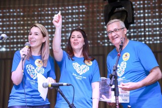 
<a style='margin-left: 5px;' class='btn btn-xs btn-social btn-facebook' href='https://www.facebook.com/sharer/sharer.php?u=https://galeramix.s01.web.getmuller.com.br/imagem/a35/800-800-90/conteudo/site_galerias/35/feijoada-adec-galera-mix-108.jpg' rel='popup' data-width='500' data-height='400'><i class='fa fa-facebook'></i>Compartilhar <span class='hidden-xs'>no Facebook</span>
</a> 
<a class='btn btn-default btn-xs' target='_blank' href='imagem/a35/800-800-90/conteudo/site_galerias/35/feijoada-adec-galera-mix-108.jpg'>
<span class='glyphicon glyphicon-cloud-download'></span> Salvar
</a>
