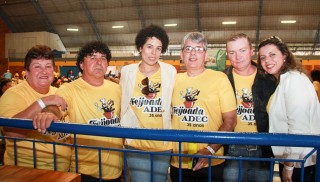 
<a style='margin-left: 5px;' class='btn btn-xs btn-social btn-facebook' href='https://www.facebook.com/sharer/sharer.php?u=https://galeramix.s01.web.getmuller.com.br/imagem/a35/800-800-90/conteudo/site_galerias/35/feijoada-adec-galera-mix-114.jpg' rel='popup' data-width='500' data-height='400'><i class='fa fa-facebook'></i>Compartilhar <span class='hidden-xs'>no Facebook</span>
</a> 
<a class='btn btn-default btn-xs' target='_blank' href='imagem/a35/800-800-90/conteudo/site_galerias/35/feijoada-adec-galera-mix-114.jpg'>
<span class='glyphicon glyphicon-cloud-download'></span> Salvar
</a>
