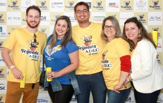 
<a style='margin-left: 5px;' class='btn btn-xs btn-social btn-facebook' href='https://www.facebook.com/sharer/sharer.php?u=https://galeramix.s01.web.getmuller.com.br/imagem/a35/800-800-90/conteudo/site_galerias/35/feijoada-adec-galera-mix-115.jpg' rel='popup' data-width='500' data-height='400'><i class='fa fa-facebook'></i>Compartilhar <span class='hidden-xs'>no Facebook</span>
</a> 
<a class='btn btn-default btn-xs' target='_blank' href='imagem/a35/800-800-90/conteudo/site_galerias/35/feijoada-adec-galera-mix-115.jpg'>
<span class='glyphicon glyphicon-cloud-download'></span> Salvar
</a>
