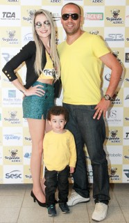 
<a style='margin-left: 5px;' class='btn btn-xs btn-social btn-facebook' href='https://www.facebook.com/sharer/sharer.php?u=https://galeramix.s01.web.getmuller.com.br/imagem/a35/800-800-90/conteudo/site_galerias/35/feijoada-adec-galera-mix-116.jpg' rel='popup' data-width='500' data-height='400'><i class='fa fa-facebook'></i>Compartilhar <span class='hidden-xs'>no Facebook</span>
</a> 
<a class='btn btn-default btn-xs' target='_blank' href='imagem/a35/800-800-90/conteudo/site_galerias/35/feijoada-adec-galera-mix-116.jpg'>
<span class='glyphicon glyphicon-cloud-download'></span> Salvar
</a>
