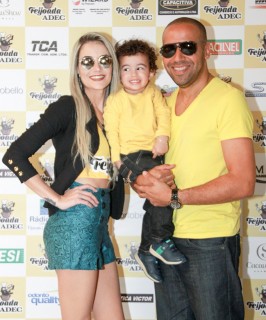 
<a style='margin-left: 5px;' class='btn btn-xs btn-social btn-facebook' href='https://www.facebook.com/sharer/sharer.php?u=https://galeramix.s01.web.getmuller.com.br/imagem/a35/800-800-90/conteudo/site_galerias/35/feijoada-adec-galera-mix-118.jpg' rel='popup' data-width='500' data-height='400'><i class='fa fa-facebook'></i>Compartilhar <span class='hidden-xs'>no Facebook</span>
</a> 
<a class='btn btn-default btn-xs' target='_blank' href='imagem/a35/800-800-90/conteudo/site_galerias/35/feijoada-adec-galera-mix-118.jpg'>
<span class='glyphicon glyphicon-cloud-download'></span> Salvar
</a>
