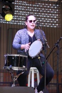 
<a style='margin-left: 5px;' class='btn btn-xs btn-social btn-facebook' href='https://www.facebook.com/sharer/sharer.php?u=https://galeramix.s01.web.getmuller.com.br/imagem/a35/800-800-90/conteudo/site_galerias/35/feijoada-adec-galera-mix-127.jpg' rel='popup' data-width='500' data-height='400'><i class='fa fa-facebook'></i>Compartilhar <span class='hidden-xs'>no Facebook</span>
</a> 
<a class='btn btn-default btn-xs' target='_blank' href='imagem/a35/800-800-90/conteudo/site_galerias/35/feijoada-adec-galera-mix-127.jpg'>
<span class='glyphicon glyphicon-cloud-download'></span> Salvar
</a>
