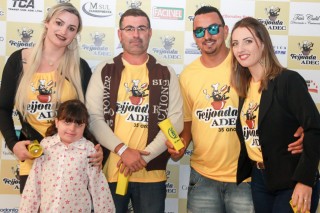 
<a style='margin-left: 5px;' class='btn btn-xs btn-social btn-facebook' href='https://www.facebook.com/sharer/sharer.php?u=https://galeramix.s01.web.getmuller.com.br/imagem/a35/800-800-90/conteudo/site_galerias/35/feijoada-adec-galera-mix-13.jpg' rel='popup' data-width='500' data-height='400'><i class='fa fa-facebook'></i>Compartilhar <span class='hidden-xs'>no Facebook</span>
</a> 
<a class='btn btn-default btn-xs' target='_blank' href='imagem/a35/800-800-90/conteudo/site_galerias/35/feijoada-adec-galera-mix-13.jpg'>
<span class='glyphicon glyphicon-cloud-download'></span> Salvar
</a>
