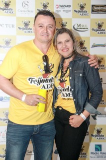 
<a style='margin-left: 5px;' class='btn btn-xs btn-social btn-facebook' href='https://www.facebook.com/sharer/sharer.php?u=https://galeramix.s01.web.getmuller.com.br/imagem/a35/800-800-90/conteudo/site_galerias/35/feijoada-adec-galera-mix-132.jpg' rel='popup' data-width='500' data-height='400'><i class='fa fa-facebook'></i>Compartilhar <span class='hidden-xs'>no Facebook</span>
</a> 
<a class='btn btn-default btn-xs' target='_blank' href='imagem/a35/800-800-90/conteudo/site_galerias/35/feijoada-adec-galera-mix-132.jpg'>
<span class='glyphicon glyphicon-cloud-download'></span> Salvar
</a>
