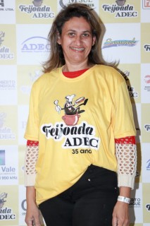 
<a style='margin-left: 5px;' class='btn btn-xs btn-social btn-facebook' href='https://www.facebook.com/sharer/sharer.php?u=https://galeramix.s01.web.getmuller.com.br/imagem/a35/800-800-90/conteudo/site_galerias/35/feijoada-adec-galera-mix-141.jpg' rel='popup' data-width='500' data-height='400'><i class='fa fa-facebook'></i>Compartilhar <span class='hidden-xs'>no Facebook</span>
</a> 
<a class='btn btn-default btn-xs' target='_blank' href='imagem/a35/800-800-90/conteudo/site_galerias/35/feijoada-adec-galera-mix-141.jpg'>
<span class='glyphicon glyphicon-cloud-download'></span> Salvar
</a>
