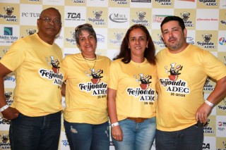 
<a style='margin-left: 5px;' class='btn btn-xs btn-social btn-facebook' href='https://www.facebook.com/sharer/sharer.php?u=https://galeramix.s01.web.getmuller.com.br/imagem/a35/800-800-90/conteudo/site_galerias/35/feijoada-adec-galera-mix-142.jpg' rel='popup' data-width='500' data-height='400'><i class='fa fa-facebook'></i>Compartilhar <span class='hidden-xs'>no Facebook</span>
</a> 
<a class='btn btn-default btn-xs' target='_blank' href='imagem/a35/800-800-90/conteudo/site_galerias/35/feijoada-adec-galera-mix-142.jpg'>
<span class='glyphicon glyphicon-cloud-download'></span> Salvar
</a>
