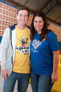 
<a style='margin-left: 5px;' class='btn btn-xs btn-social btn-facebook' href='https://www.facebook.com/sharer/sharer.php?u=https://galeramix.s01.web.getmuller.com.br/imagem/a35/800-800-90/conteudo/site_galerias/35/feijoada-adec-galera-mix-144.jpg' rel='popup' data-width='500' data-height='400'><i class='fa fa-facebook'></i>Compartilhar <span class='hidden-xs'>no Facebook</span>
</a> 
<a class='btn btn-default btn-xs' target='_blank' href='imagem/a35/800-800-90/conteudo/site_galerias/35/feijoada-adec-galera-mix-144.jpg'>
<span class='glyphicon glyphicon-cloud-download'></span> Salvar
</a>
