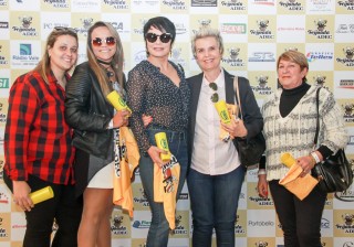 
<a style='margin-left: 5px;' class='btn btn-xs btn-social btn-facebook' href='https://www.facebook.com/sharer/sharer.php?u=https://galeramix.s01.web.getmuller.com.br/imagem/a35/800-800-90/conteudo/site_galerias/35/feijoada-adec-galera-mix-150.jpg' rel='popup' data-width='500' data-height='400'><i class='fa fa-facebook'></i>Compartilhar <span class='hidden-xs'>no Facebook</span>
</a> 
<a class='btn btn-default btn-xs' target='_blank' href='imagem/a35/800-800-90/conteudo/site_galerias/35/feijoada-adec-galera-mix-150.jpg'>
<span class='glyphicon glyphicon-cloud-download'></span> Salvar
</a>
