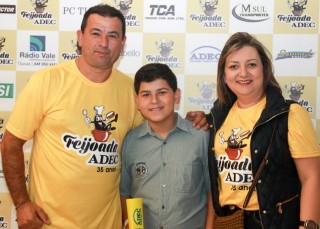 
<a style='margin-left: 5px;' class='btn btn-xs btn-social btn-facebook' href='https://www.facebook.com/sharer/sharer.php?u=https://galeramix.s01.web.getmuller.com.br/imagem/a35/800-800-90/conteudo/site_galerias/35/feijoada-adec-galera-mix-152.jpg' rel='popup' data-width='500' data-height='400'><i class='fa fa-facebook'></i>Compartilhar <span class='hidden-xs'>no Facebook</span>
</a> 
<a class='btn btn-default btn-xs' target='_blank' href='imagem/a35/800-800-90/conteudo/site_galerias/35/feijoada-adec-galera-mix-152.jpg'>
<span class='glyphicon glyphicon-cloud-download'></span> Salvar
</a>
