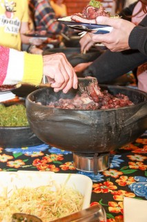 
<a style='margin-left: 5px;' class='btn btn-xs btn-social btn-facebook' href='https://www.facebook.com/sharer/sharer.php?u=https://galeramix.s01.web.getmuller.com.br/imagem/a35/800-800-90/conteudo/site_galerias/35/feijoada-adec-galera-mix-162.jpg' rel='popup' data-width='500' data-height='400'><i class='fa fa-facebook'></i>Compartilhar <span class='hidden-xs'>no Facebook</span>
</a> 
<a class='btn btn-default btn-xs' target='_blank' href='imagem/a35/800-800-90/conteudo/site_galerias/35/feijoada-adec-galera-mix-162.jpg'>
<span class='glyphicon glyphicon-cloud-download'></span> Salvar
</a>
