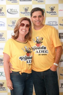 
<a style='margin-left: 5px;' class='btn btn-xs btn-social btn-facebook' href='https://www.facebook.com/sharer/sharer.php?u=https://galeramix.s01.web.getmuller.com.br/imagem/a35/800-800-90/conteudo/site_galerias/35/feijoada-adec-galera-mix-17.jpg' rel='popup' data-width='500' data-height='400'><i class='fa fa-facebook'></i>Compartilhar <span class='hidden-xs'>no Facebook</span>
</a> 
<a class='btn btn-default btn-xs' target='_blank' href='imagem/a35/800-800-90/conteudo/site_galerias/35/feijoada-adec-galera-mix-17.jpg'>
<span class='glyphicon glyphicon-cloud-download'></span> Salvar
</a>
