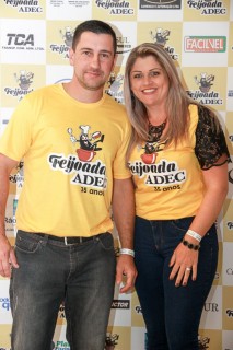 
<a style='margin-left: 5px;' class='btn btn-xs btn-social btn-facebook' href='https://www.facebook.com/sharer/sharer.php?u=https://galeramix.s01.web.getmuller.com.br/imagem/a35/800-800-90/conteudo/site_galerias/35/feijoada-adec-galera-mix-18.jpg' rel='popup' data-width='500' data-height='400'><i class='fa fa-facebook'></i>Compartilhar <span class='hidden-xs'>no Facebook</span>
</a> 
<a class='btn btn-default btn-xs' target='_blank' href='imagem/a35/800-800-90/conteudo/site_galerias/35/feijoada-adec-galera-mix-18.jpg'>
<span class='glyphicon glyphicon-cloud-download'></span> Salvar
</a>
