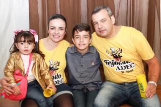 
<a style='margin-left: 5px;' class='btn btn-xs btn-social btn-facebook' href='https://www.facebook.com/sharer/sharer.php?u=https://galeramix.s01.web.getmuller.com.br/imagem/a35/800-800-90/conteudo/site_galerias/35/feijoada-adec-galera-mix-35.jpg' rel='popup' data-width='500' data-height='400'><i class='fa fa-facebook'></i>Compartilhar <span class='hidden-xs'>no Facebook</span>
</a> 
<a class='btn btn-default btn-xs' target='_blank' href='imagem/a35/800-800-90/conteudo/site_galerias/35/feijoada-adec-galera-mix-35.jpg'>
<span class='glyphicon glyphicon-cloud-download'></span> Salvar
</a>
