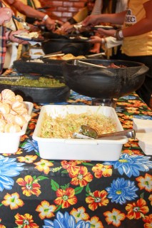 
<a style='margin-left: 5px;' class='btn btn-xs btn-social btn-facebook' href='https://www.facebook.com/sharer/sharer.php?u=https://galeramix.s01.web.getmuller.com.br/imagem/a35/800-800-90/conteudo/site_galerias/35/feijoada-adec-galera-mix-4.jpg' rel='popup' data-width='500' data-height='400'><i class='fa fa-facebook'></i>Compartilhar <span class='hidden-xs'>no Facebook</span>
</a> 
<a class='btn btn-default btn-xs' target='_blank' href='imagem/a35/800-800-90/conteudo/site_galerias/35/feijoada-adec-galera-mix-4.jpg'>
<span class='glyphicon glyphicon-cloud-download'></span> Salvar
</a>
