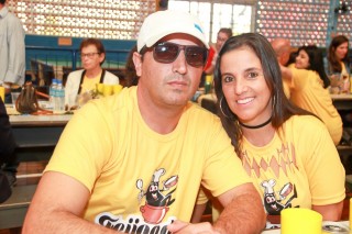 
<a style='margin-left: 5px;' class='btn btn-xs btn-social btn-facebook' href='https://www.facebook.com/sharer/sharer.php?u=https://galeramix.s01.web.getmuller.com.br/imagem/a35/800-800-90/conteudo/site_galerias/35/feijoada-adec-galera-mix-42.jpg' rel='popup' data-width='500' data-height='400'><i class='fa fa-facebook'></i>Compartilhar <span class='hidden-xs'>no Facebook</span>
</a> 
<a class='btn btn-default btn-xs' target='_blank' href='imagem/a35/800-800-90/conteudo/site_galerias/35/feijoada-adec-galera-mix-42.jpg'>
<span class='glyphicon glyphicon-cloud-download'></span> Salvar
</a>
