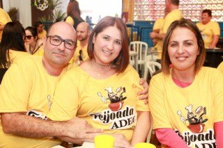 
<a style='margin-left: 5px;' class='btn btn-xs btn-social btn-facebook' href='https://www.facebook.com/sharer/sharer.php?u=https://galeramix.s01.web.getmuller.com.br/imagem/a35/800-800-90/conteudo/site_galerias/35/feijoada-adec-galera-mix-44.jpg' rel='popup' data-width='500' data-height='400'><i class='fa fa-facebook'></i>Compartilhar <span class='hidden-xs'>no Facebook</span>
</a> 
<a class='btn btn-default btn-xs' target='_blank' href='imagem/a35/800-800-90/conteudo/site_galerias/35/feijoada-adec-galera-mix-44.jpg'>
<span class='glyphicon glyphicon-cloud-download'></span> Salvar
</a>
