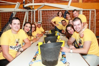 
<a style='margin-left: 5px;' class='btn btn-xs btn-social btn-facebook' href='https://www.facebook.com/sharer/sharer.php?u=https://galeramix.s01.web.getmuller.com.br/imagem/a35/800-800-90/conteudo/site_galerias/35/feijoada-adec-galera-mix-46.jpg' rel='popup' data-width='500' data-height='400'><i class='fa fa-facebook'></i>Compartilhar <span class='hidden-xs'>no Facebook</span>
</a> 
<a class='btn btn-default btn-xs' target='_blank' href='imagem/a35/800-800-90/conteudo/site_galerias/35/feijoada-adec-galera-mix-46.jpg'>
<span class='glyphicon glyphicon-cloud-download'></span> Salvar
</a>
