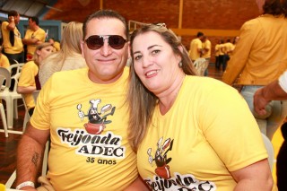 
<a style='margin-left: 5px;' class='btn btn-xs btn-social btn-facebook' href='https://www.facebook.com/sharer/sharer.php?u=https://galeramix.s01.web.getmuller.com.br/imagem/a35/800-800-90/conteudo/site_galerias/35/feijoada-adec-galera-mix-60.jpg' rel='popup' data-width='500' data-height='400'><i class='fa fa-facebook'></i>Compartilhar <span class='hidden-xs'>no Facebook</span>
</a> 
<a class='btn btn-default btn-xs' target='_blank' href='imagem/a35/800-800-90/conteudo/site_galerias/35/feijoada-adec-galera-mix-60.jpg'>
<span class='glyphicon glyphicon-cloud-download'></span> Salvar
</a>
