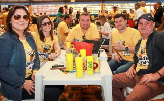 
<a style='margin-left: 5px;' class='btn btn-xs btn-social btn-facebook' href='https://www.facebook.com/sharer/sharer.php?u=https://galeramix.s01.web.getmuller.com.br/imagem/a35/800-800-90/conteudo/site_galerias/35/feijoada-adec-galera-mix-64.jpg' rel='popup' data-width='500' data-height='400'><i class='fa fa-facebook'></i>Compartilhar <span class='hidden-xs'>no Facebook</span>
</a> 
<a class='btn btn-default btn-xs' target='_blank' href='imagem/a35/800-800-90/conteudo/site_galerias/35/feijoada-adec-galera-mix-64.jpg'>
<span class='glyphicon glyphicon-cloud-download'></span> Salvar
</a>
