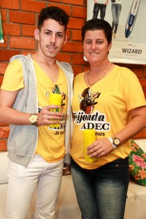 
<a style='margin-left: 5px;' class='btn btn-xs btn-social btn-facebook' href='https://www.facebook.com/sharer/sharer.php?u=https://galeramix.s01.web.getmuller.com.br/imagem/a35/800-800-90/conteudo/site_galerias/35/feijoada-adec-galera-mix-66.jpg' rel='popup' data-width='500' data-height='400'><i class='fa fa-facebook'></i>Compartilhar <span class='hidden-xs'>no Facebook</span>
</a> 
<a class='btn btn-default btn-xs' target='_blank' href='imagem/a35/800-800-90/conteudo/site_galerias/35/feijoada-adec-galera-mix-66.jpg'>
<span class='glyphicon glyphicon-cloud-download'></span> Salvar
</a>
