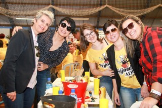 
<a style='margin-left: 5px;' class='btn btn-xs btn-social btn-facebook' href='https://www.facebook.com/sharer/sharer.php?u=https://galeramix.s01.web.getmuller.com.br/imagem/a35/800-800-90/conteudo/site_galerias/35/feijoada-adec-galera-mix-70.jpg' rel='popup' data-width='500' data-height='400'><i class='fa fa-facebook'></i>Compartilhar <span class='hidden-xs'>no Facebook</span>
</a> 
<a class='btn btn-default btn-xs' target='_blank' href='imagem/a35/800-800-90/conteudo/site_galerias/35/feijoada-adec-galera-mix-70.jpg'>
<span class='glyphicon glyphicon-cloud-download'></span> Salvar
</a>
