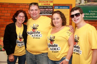 
<a style='margin-left: 5px;' class='btn btn-xs btn-social btn-facebook' href='https://www.facebook.com/sharer/sharer.php?u=https://galeramix.s01.web.getmuller.com.br/imagem/a35/800-800-90/conteudo/site_galerias/35/feijoada-adec-galera-mix-71.jpg' rel='popup' data-width='500' data-height='400'><i class='fa fa-facebook'></i>Compartilhar <span class='hidden-xs'>no Facebook</span>
</a> 
<a class='btn btn-default btn-xs' target='_blank' href='imagem/a35/800-800-90/conteudo/site_galerias/35/feijoada-adec-galera-mix-71.jpg'>
<span class='glyphicon glyphicon-cloud-download'></span> Salvar
</a>
