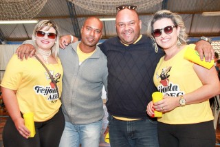 
<a style='margin-left: 5px;' class='btn btn-xs btn-social btn-facebook' href='https://www.facebook.com/sharer/sharer.php?u=https://galeramix.s01.web.getmuller.com.br/imagem/a35/800-800-90/conteudo/site_galerias/35/feijoada-adec-galera-mix-85.jpg' rel='popup' data-width='500' data-height='400'><i class='fa fa-facebook'></i>Compartilhar <span class='hidden-xs'>no Facebook</span>
</a> 
<a class='btn btn-default btn-xs' target='_blank' href='imagem/a35/800-800-90/conteudo/site_galerias/35/feijoada-adec-galera-mix-85.jpg'>
<span class='glyphicon glyphicon-cloud-download'></span> Salvar
</a>
