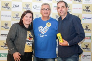 
<a style='margin-left: 5px;' class='btn btn-xs btn-social btn-facebook' href='https://www.facebook.com/sharer/sharer.php?u=https://galeramix.s01.web.getmuller.com.br/imagem/a35/800-800-90/conteudo/site_galerias/35/feijoada-adec-galera-mix-9.jpg' rel='popup' data-width='500' data-height='400'><i class='fa fa-facebook'></i>Compartilhar <span class='hidden-xs'>no Facebook</span>
</a> 
<a class='btn btn-default btn-xs' target='_blank' href='imagem/a35/800-800-90/conteudo/site_galerias/35/feijoada-adec-galera-mix-9.jpg'>
<span class='glyphicon glyphicon-cloud-download'></span> Salvar
</a>
