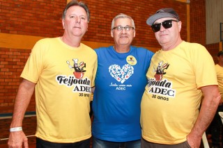 
<a style='margin-left: 5px;' class='btn btn-xs btn-social btn-facebook' href='https://www.facebook.com/sharer/sharer.php?u=https://galeramix.s01.web.getmuller.com.br/imagem/a35/800-800-90/conteudo/site_galerias/35/feijoada-adec-galera-mix-95.jpg' rel='popup' data-width='500' data-height='400'><i class='fa fa-facebook'></i>Compartilhar <span class='hidden-xs'>no Facebook</span>
</a> 
<a class='btn btn-default btn-xs' target='_blank' href='imagem/a35/800-800-90/conteudo/site_galerias/35/feijoada-adec-galera-mix-95.jpg'>
<span class='glyphicon glyphicon-cloud-download'></span> Salvar
</a>
