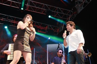 
                                <a style='margin-left: 5px;' class='btn btn-xs btn-social btn-facebook' href='https://www.facebook.com/sharer/sharer.php?u=https://galeramix.s01.web.getmuller.com.br/imagem/a37/800-800-90/conteudo/site_galerias/37/daniel-centro-eventos-petry-galera-mix-27-07-201710.jpg' rel='popup' data-width='500' data-height='400'><i class='fa fa-facebook'></i>Compartilhar <span class='hidden-xs'>no Facebook</span>
                            </a> 
                            <a class='btn btn-default btn-xs' target='_blank' href='imagem/a37/800-800-90/conteudo/site_galerias/37/daniel-centro-eventos-petry-galera-mix-27-07-201710.jpg'>
                                <span class='glyphicon glyphicon-cloud-download'></span> Salvar
                            </a>
                            