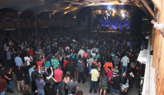 
        <a style='margin-left: 5px;' class='btn btn-xs btn-social btn-facebook' href='https://www.facebook.com/sharer/sharer.php?u=https://galeramix.s01.web.getmuller.com.br/imagem/a37/800-800-90/conteudo/site_galerias/37/daniel-centro-eventos-petry-galera-mix-27-07-2017105.jpg' rel='popup' data-width='500' data-height='400'><i class='fa fa-facebook'></i>Compartilhar <span class='hidden-xs'>no Facebook</span>
    </a> 
    <a class='btn btn-default btn-xs' target='_blank' href='imagem/a37/800-800-90/conteudo/site_galerias/37/daniel-centro-eventos-petry-galera-mix-27-07-2017105.jpg'>
        <span class='glyphicon glyphicon-cloud-download'></span> Salvar
    </a>
    